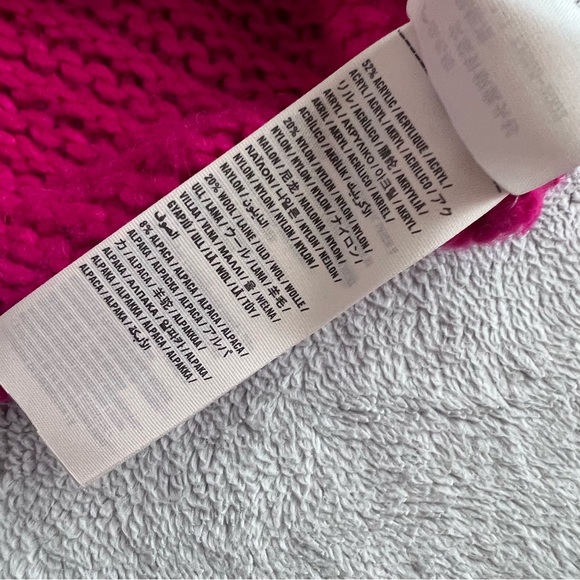Abercrombie & Fitch Wool Alpaca Cropped Chunky Knit Hot Pink Barbiecore Sweater - Picture 11 of 16